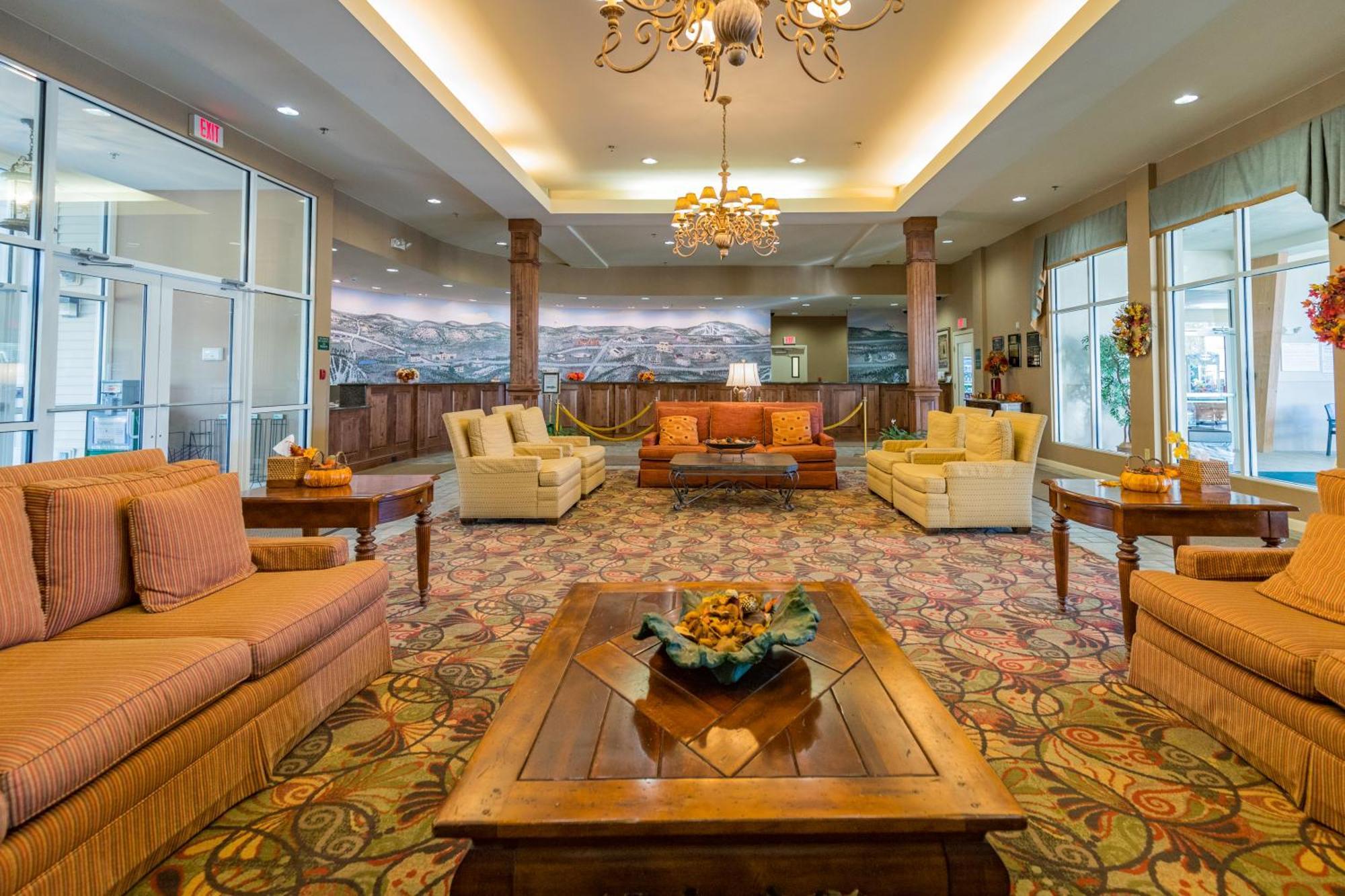 Vacation Village In The Berkshires Hancock Kültér fotó The lobby of the Hilton San Diego Bayfront