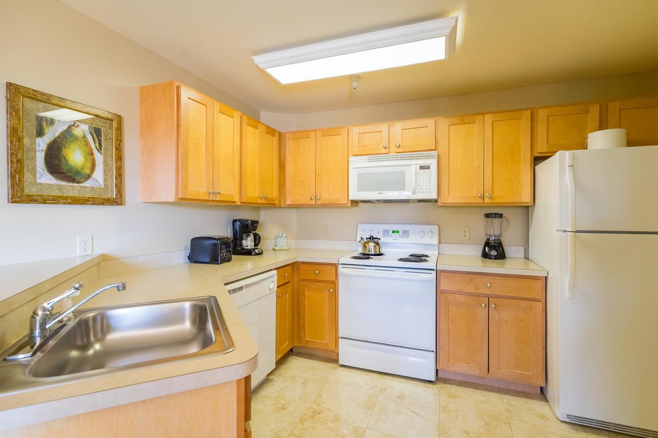 Vacation Village In The Berkshires Hancock Kültér fotó A typical kitchen in a condominium
