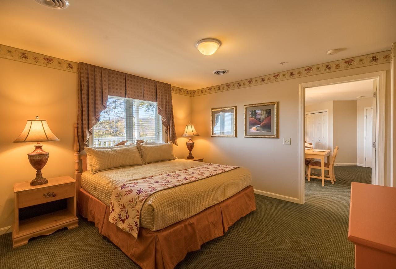 Vacation Village In The Berkshires Hancock Kültér fotó A bedroom at the Grandview Lodge