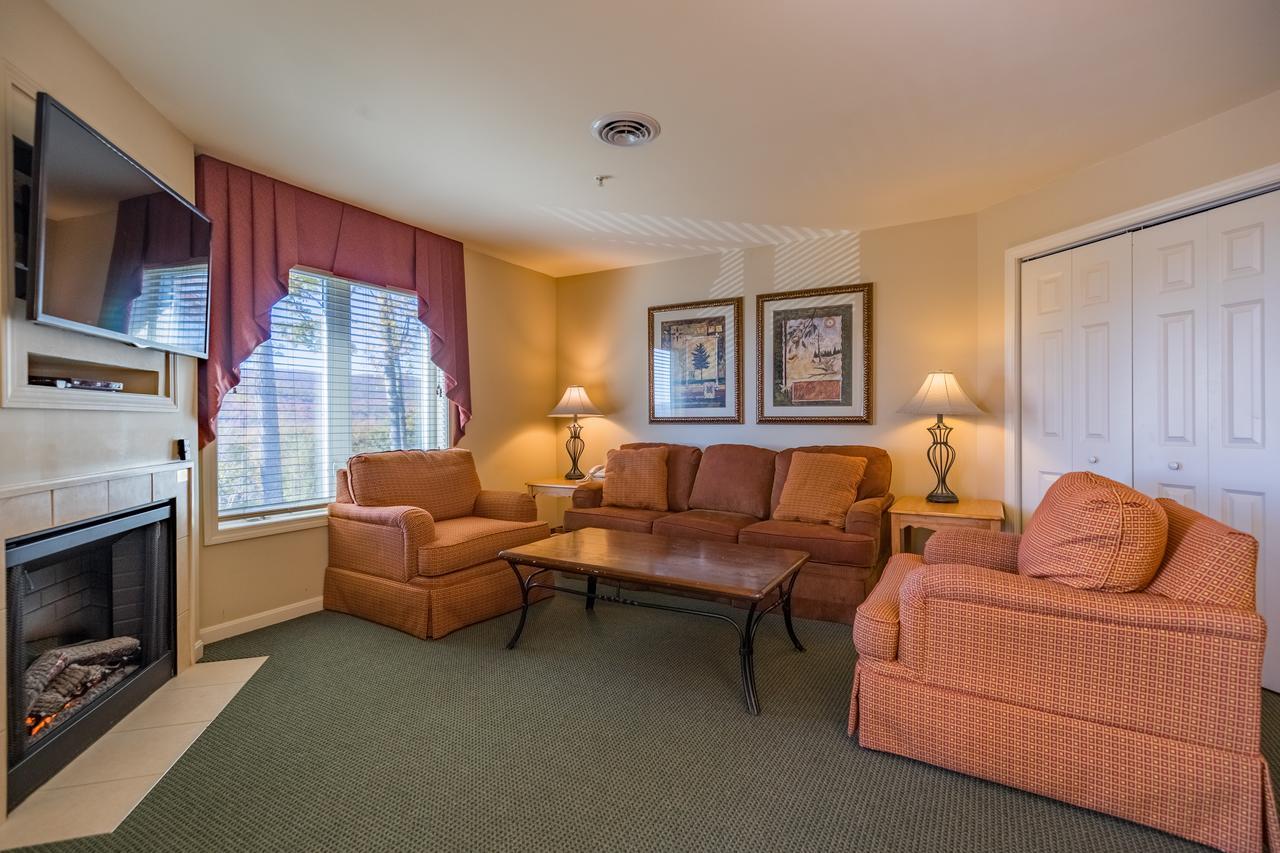 Vacation Village In The Berkshires Hancock Kültér fotó Living room